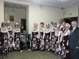 И песня ходит на войну…