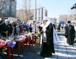 богослужение в храме Святых Жен Мироносиц